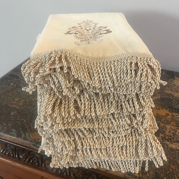 Croscill Cream Bath Towels with Embroidered Design and Fringe (set of four!!!)